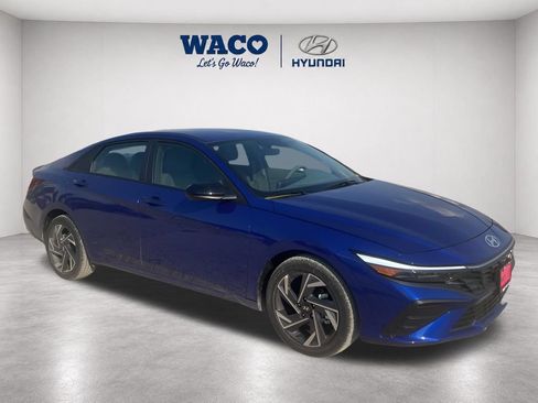 Used 2025 Hyundai Elantra Sport FWD image 1