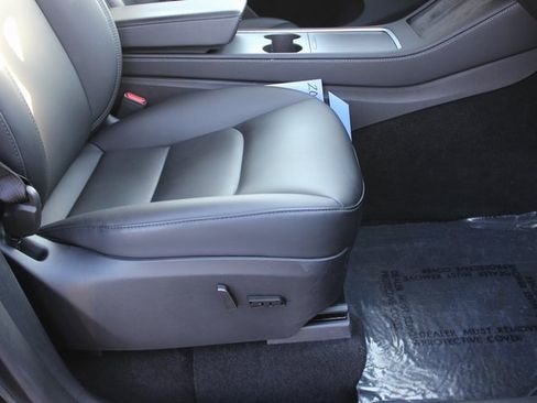 Used 2024 Tesla Model Y Performance image 23