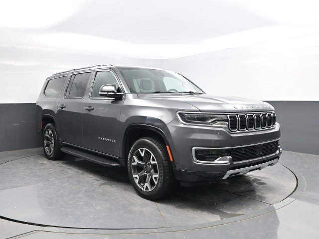 Used 2024 Jeep Wagoneer L Series III w/ Flexible Seating Group AWD/4WD image 4