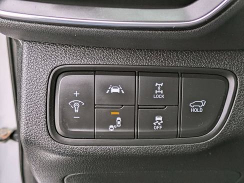 Used 2019 Hyundai Santa Fe AWD image 16