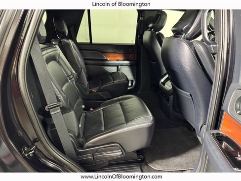 Used 2022 Lincoln Navigator 4WD image 16