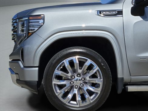 Used 2024 GMC Sierra 1500 Denali w/ Denali Reserve Package AWD/4WD image 37