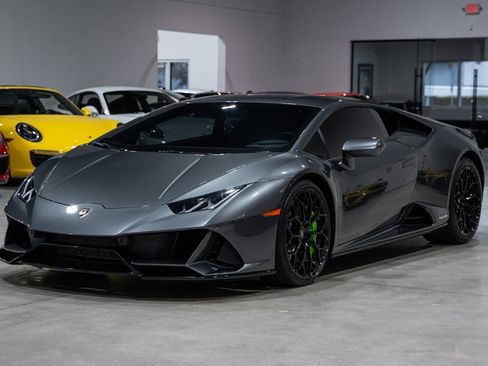 Used 2020 Lamborghini Huracan EVO image 10