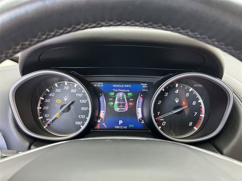 Used 2017 Maserati Levante w/ Luxury Package image 10