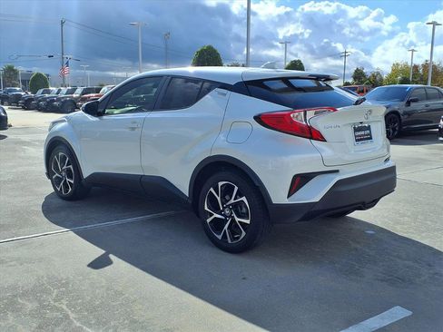 Used 2021 Toyota C-HR image 2
