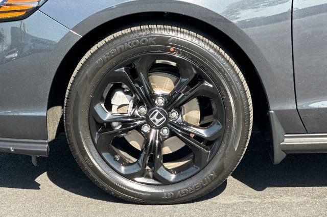 Certified 2025 Honda Accord SE image 31