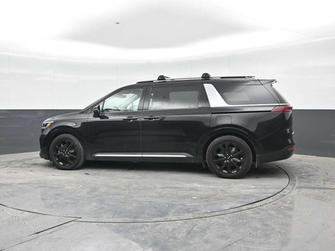 Used 2022 Kia Carnival SX Prestige FWD image 3