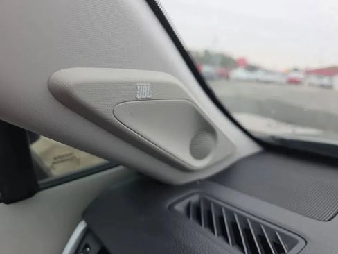 Used 2021 Toyota RAV4 XLE Premium image 27