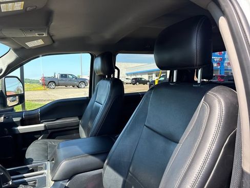 Used 2017 Ford F150 Lariat w/ Equipment Group 502A Luxury AWD/4WD image 9