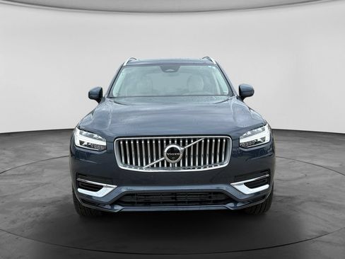 Used 2025 Volvo XC90 T8 Plus w/ Protection Package Premier AWD/4WD image 4
