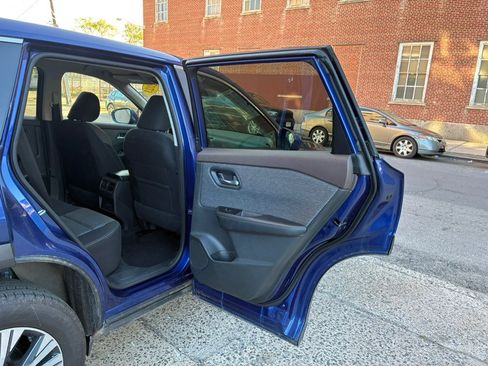 Used 2023 Nissan Rogue SV FWD image 13