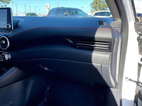 Used 2024 Nissan Sentra SR w/ SR Premium Package image 23