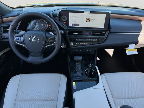New 2025 Lexus ES 350 w/ Premium Package image 9