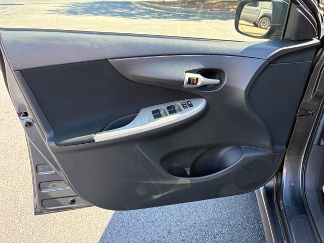 Used 2013 Toyota Corolla S FWD image 28