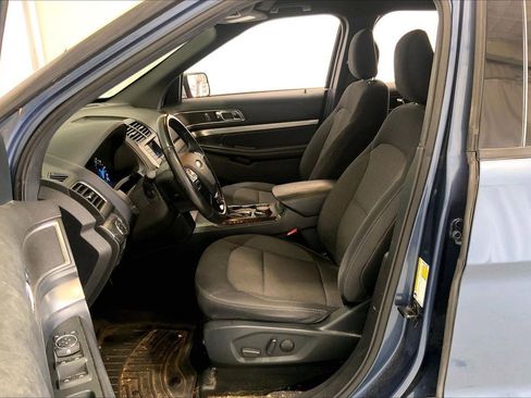 Used 2019 Ford Explorer XLT w/ Class III Trailer Tow Package AWD/4WD image 14