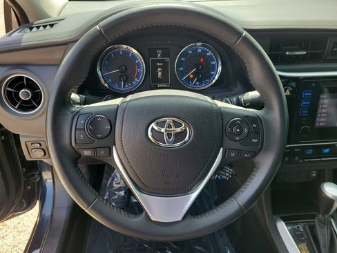 Used 2017 Toyota Corolla SE FWD image 19