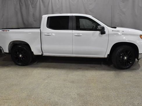 Used 2025 Chevrolet Silverado 1500 LT image 3