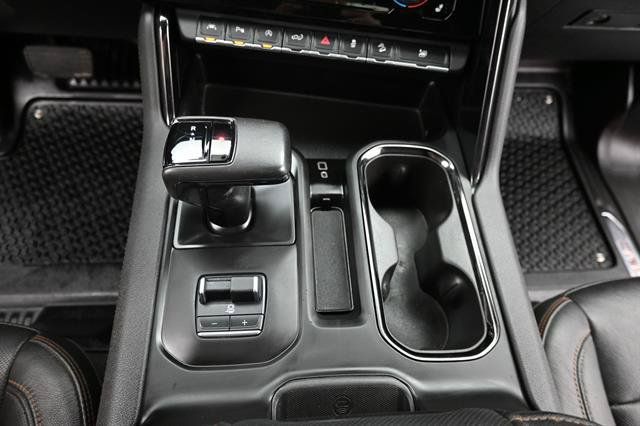 Used 2022 GMC Sierra 1500 AT4 w/ AT4 Premium Package AWD/4WD image 15