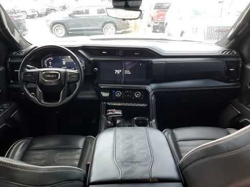 Used 2023 GMC Sierra 1500 AT4X image 12