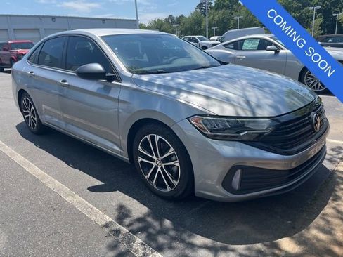Used 2022 Volkswagen Jetta Sport FWD image 2