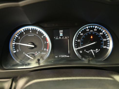 Used 2016 Toyota Highlander XLE AWD/4WD image 18