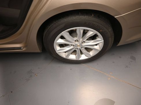 Used 2024 Chevrolet Malibu LT FWD image 18