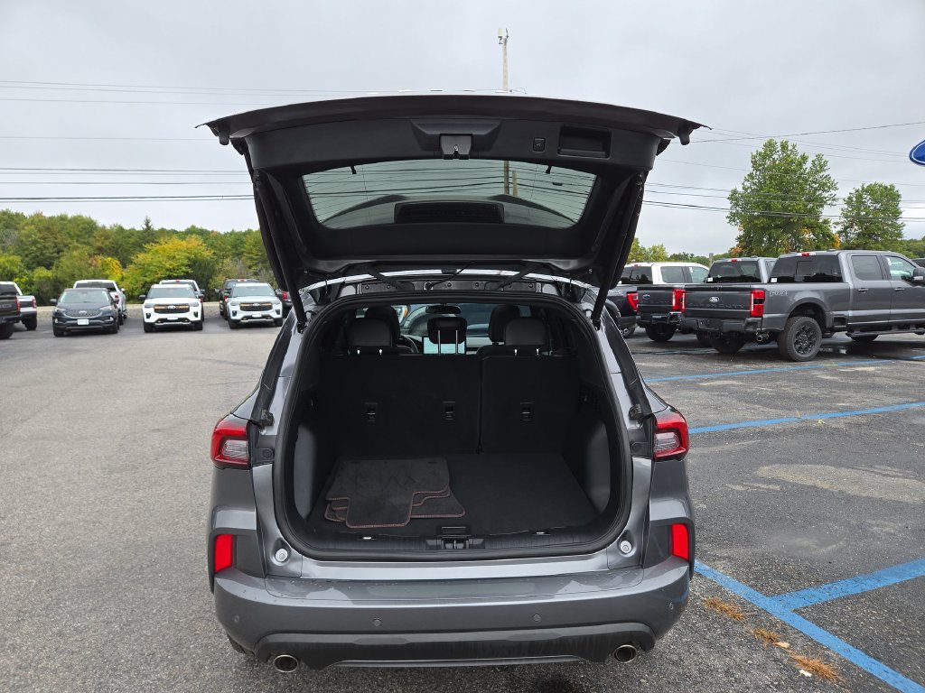 Certified 2023 Ford Escape ST-Line AWD/4WD image 3