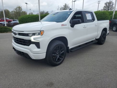 Used 2022 Chevrolet Silverado 1500 RST image 2