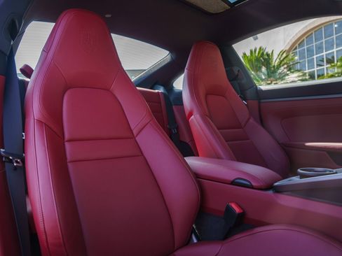 Used 2022 Porsche 911 Carrera 4S image 27