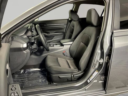 Used 2024 Nissan Altima 2.5 S FWD image 20