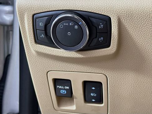 Used 2018 Ford F150 Lariat image 26