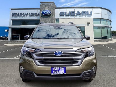Certified 2025 Subaru Forester Premium AWD/4WD image 2
