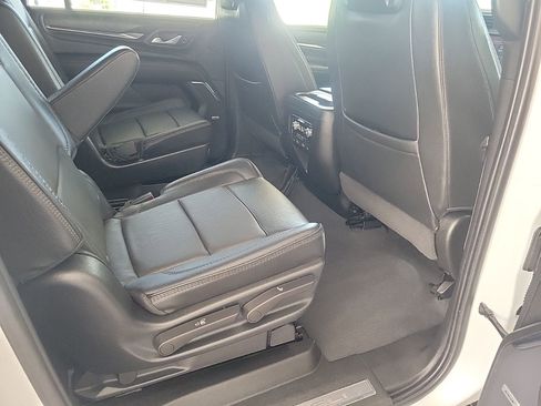 Used 2023 GMC Yukon XL Denali AWD/4WD image 14