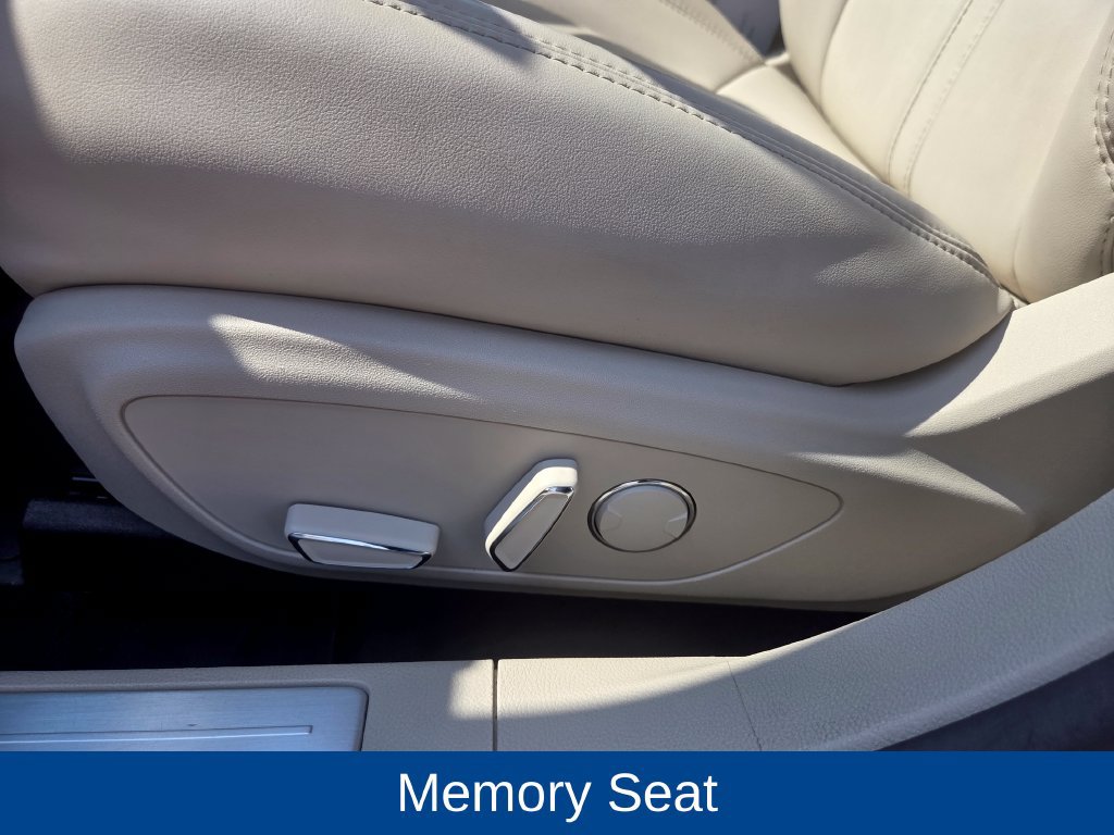 Used 2020 Lincoln MKZ AWD w/ Convenience Package image 17
