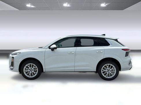 New 2026 Audi Q3 quattro 2.0T image 2