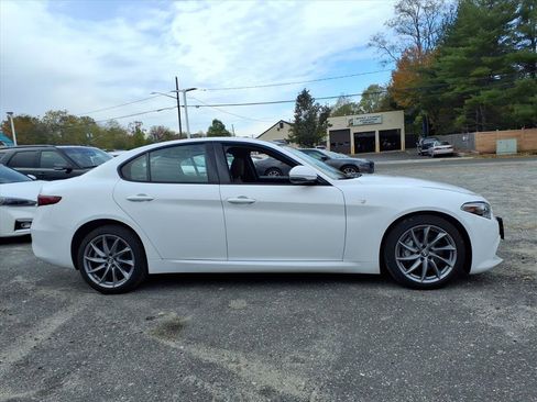 Used 2022 Alfa Romeo Giulia Ti image 4