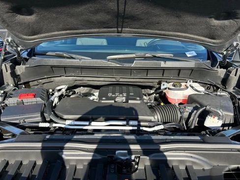 Used 2025 Chevrolet Silverado 1500 LT image 11