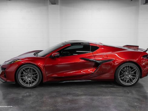 Used 2024 Chevrolet Corvette Z06 w/ Battery Protection Package image 7