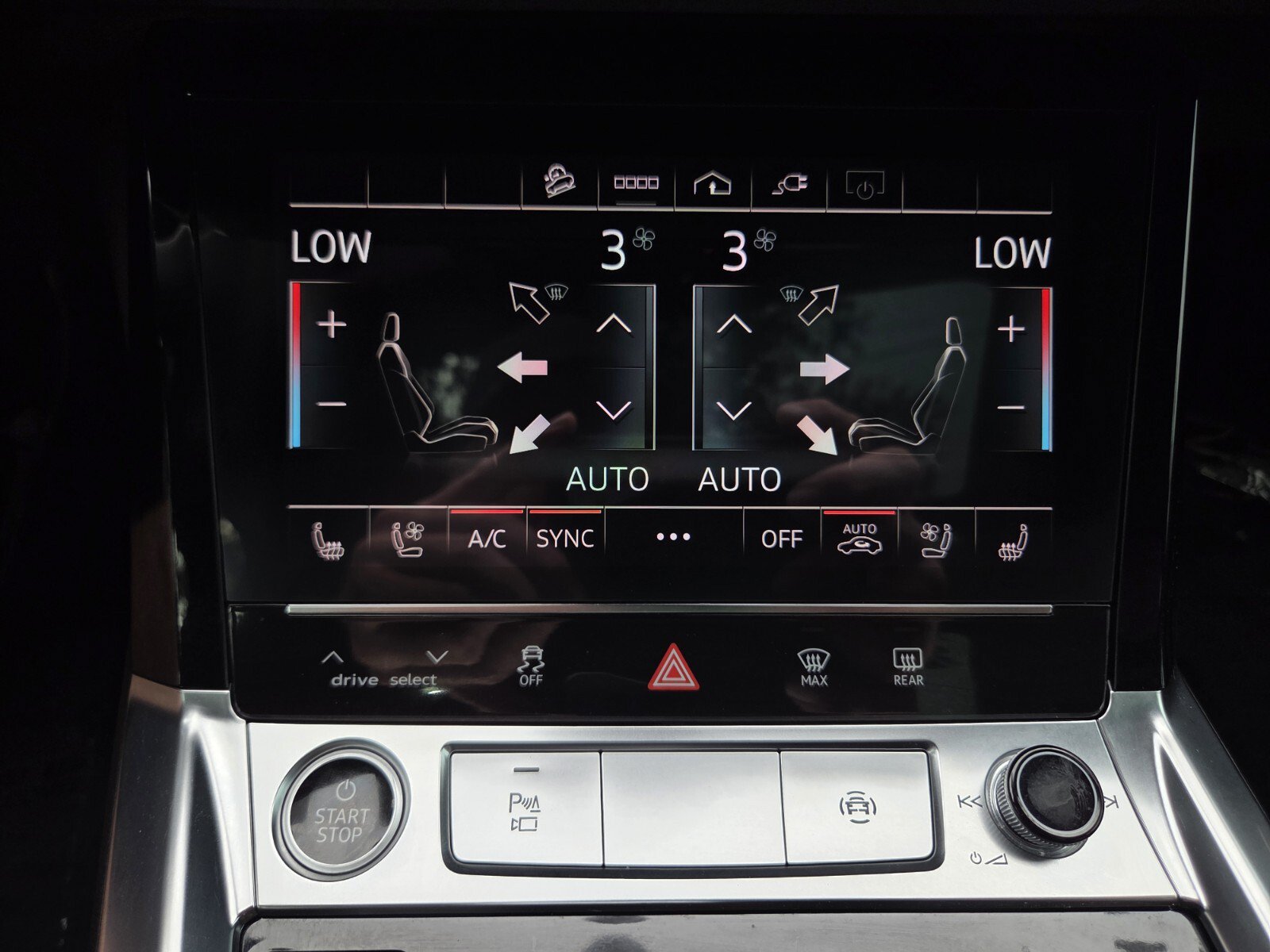 Used 2024 Audi Q8 e-tron Premium Plus AWD/4WD image 25