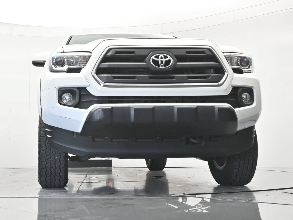 Used 2017 Toyota Tacoma SR5 w/ Tow Package AWD/4WD image 37