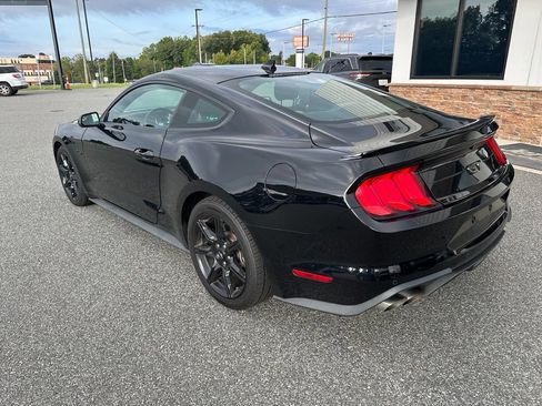 Used 2020 Ford Mustang GT w/ Equipment Group 301A RWD image 5