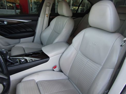 Used 2014 INFINITI Q50 AWD w/ Technology Package image 11