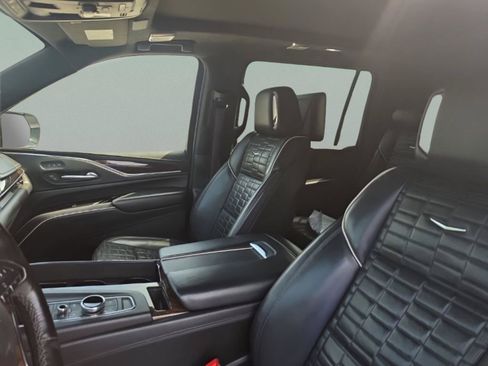Used 2021 Cadillac Escalade ESV Sport Platinum w/ Heavy-Duty Trailer Package AWD/4WD image 26