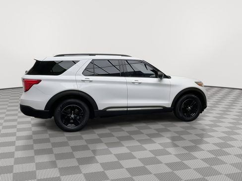 Used 2020 Ford Explorer XLT w/ Class III Trailer Tow Package AWD/4WD image 39