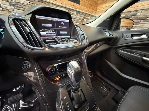 Used 2015 Ford Escape Titanium w/ Equipment Group 301A AWD/4WD image 18