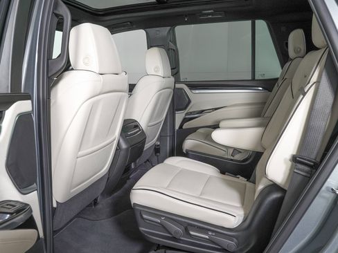 Used 2026 Cadillac Escalade Sport image 14