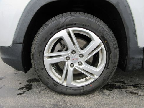 Used 2018 GMC Terrain SLE w/ Driver Convenience Package image 19