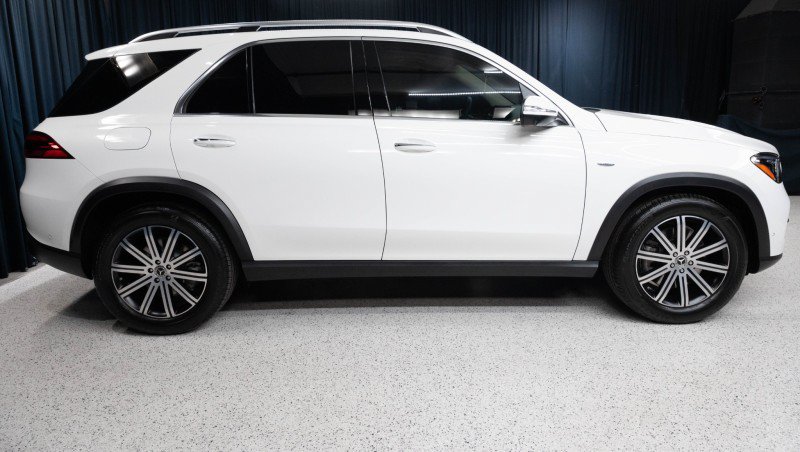 Certified 2025 Mercedes-Benz GLE 450e 4MATIC image 4