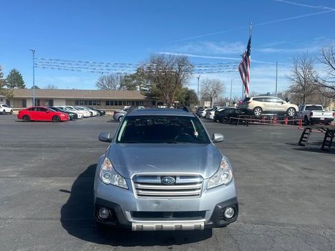 Used 2013 Subaru Outback 3.6R Limited image 2