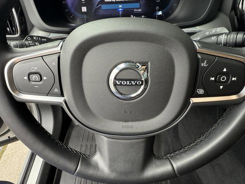 Used 2024 Volvo XC60 B5 Core image 20